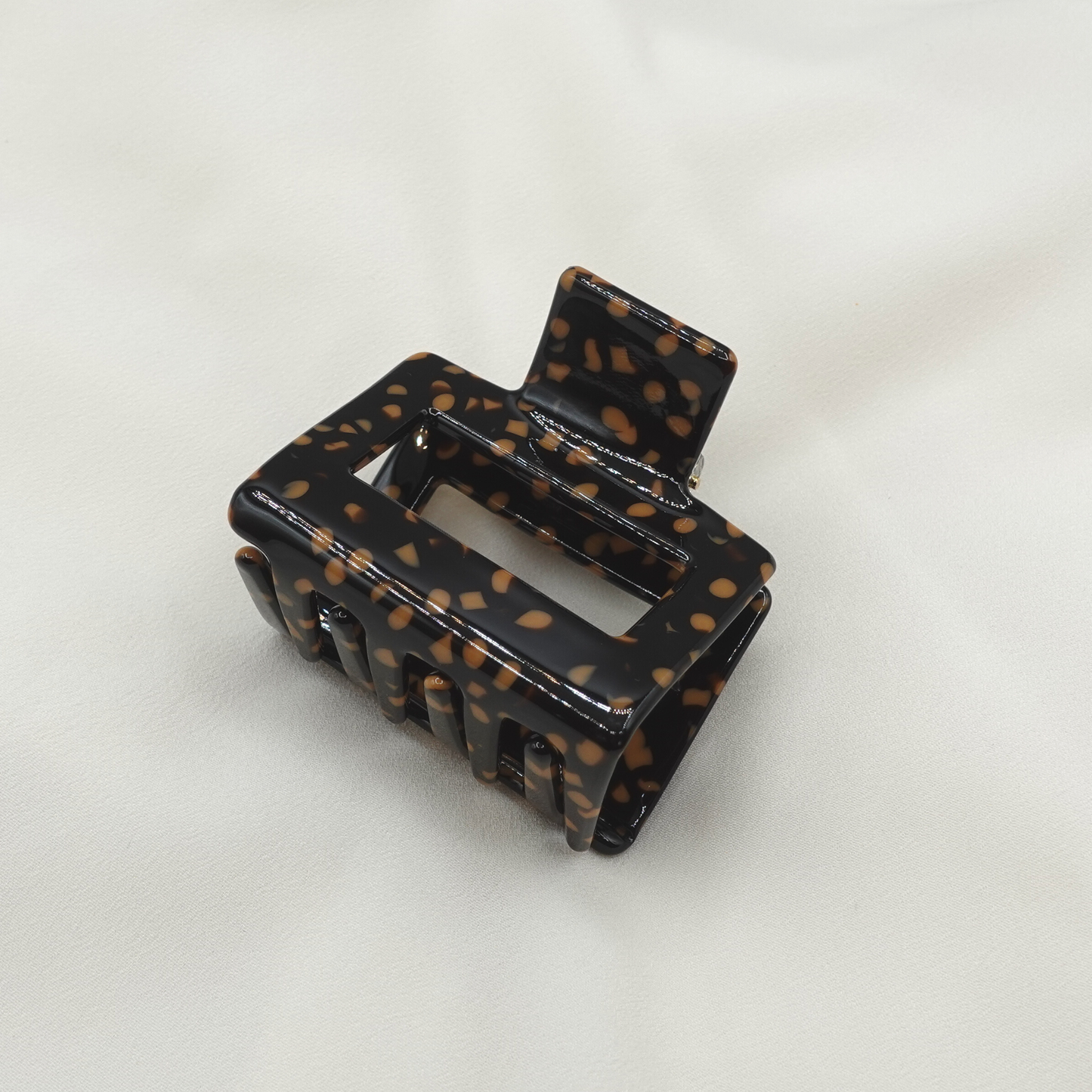 Love Attack Raya Cellulose Acetate Hair Claw Clips