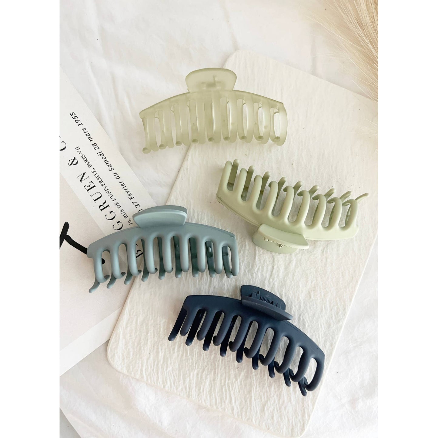 Matte Jumbo Hair Clips - BROOKE ASSORTED: LATTE / ONE SIZE